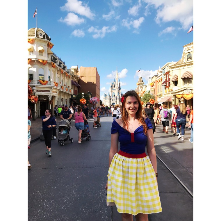 Snow White Disneybound at Magic Kingdom